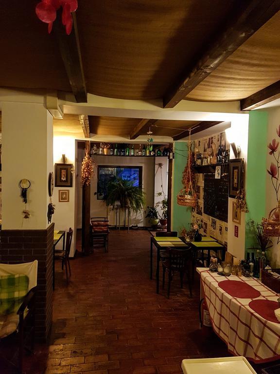 Bistro-Pension La Teleferic Sinaia Exteriér fotografie